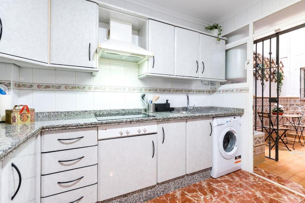 Santa Justa Urban Apartment Sevilla Eksteriør billede